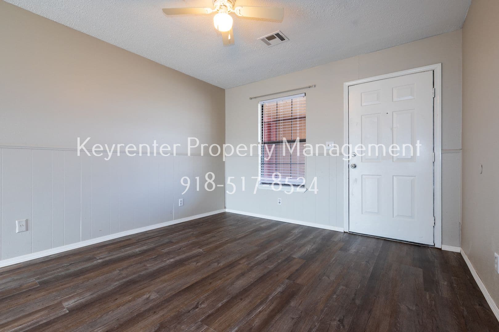 Claremore Apartment: 1421 W Lillian St