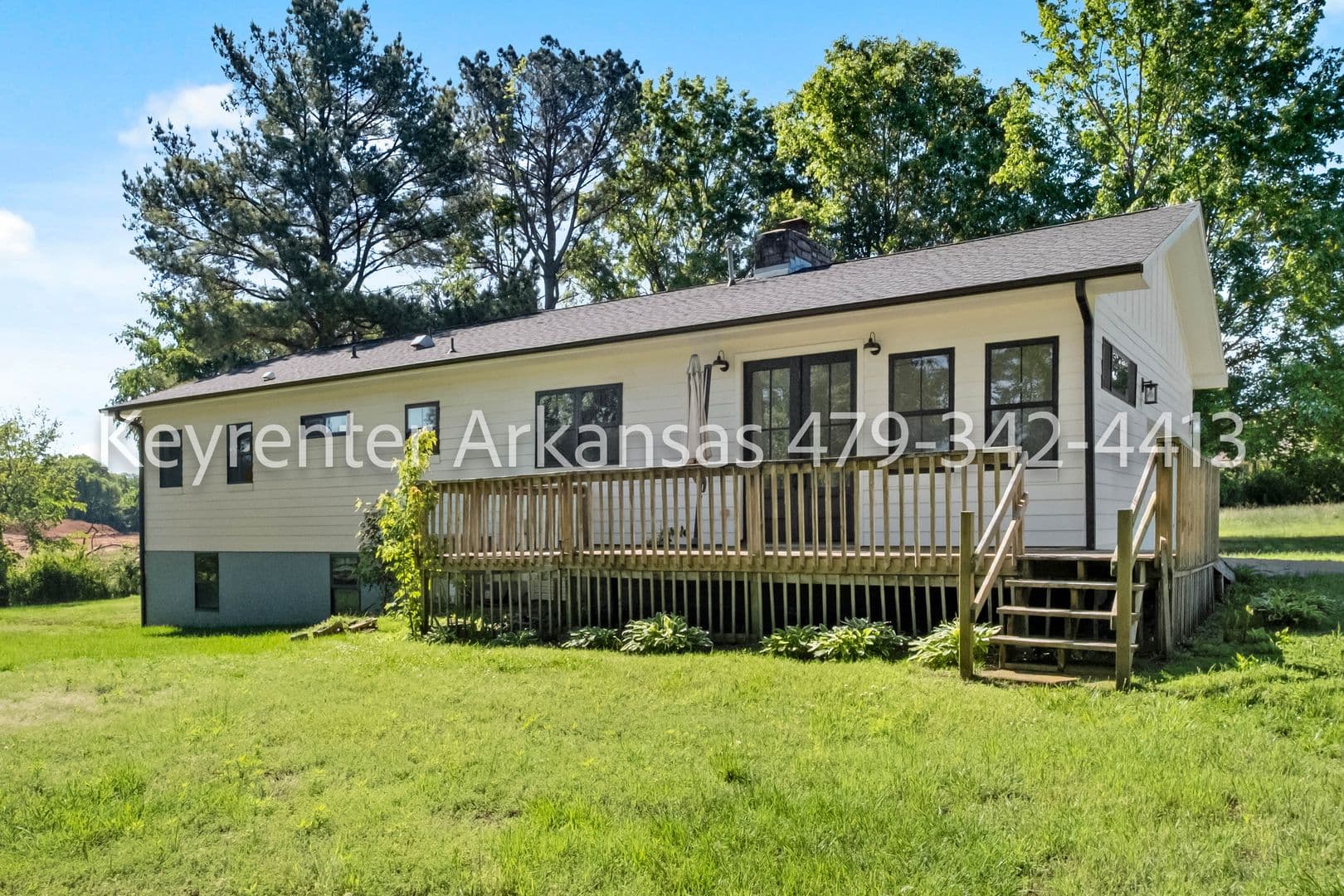 Fayetteville House: 4480 E Trough Spring Rd