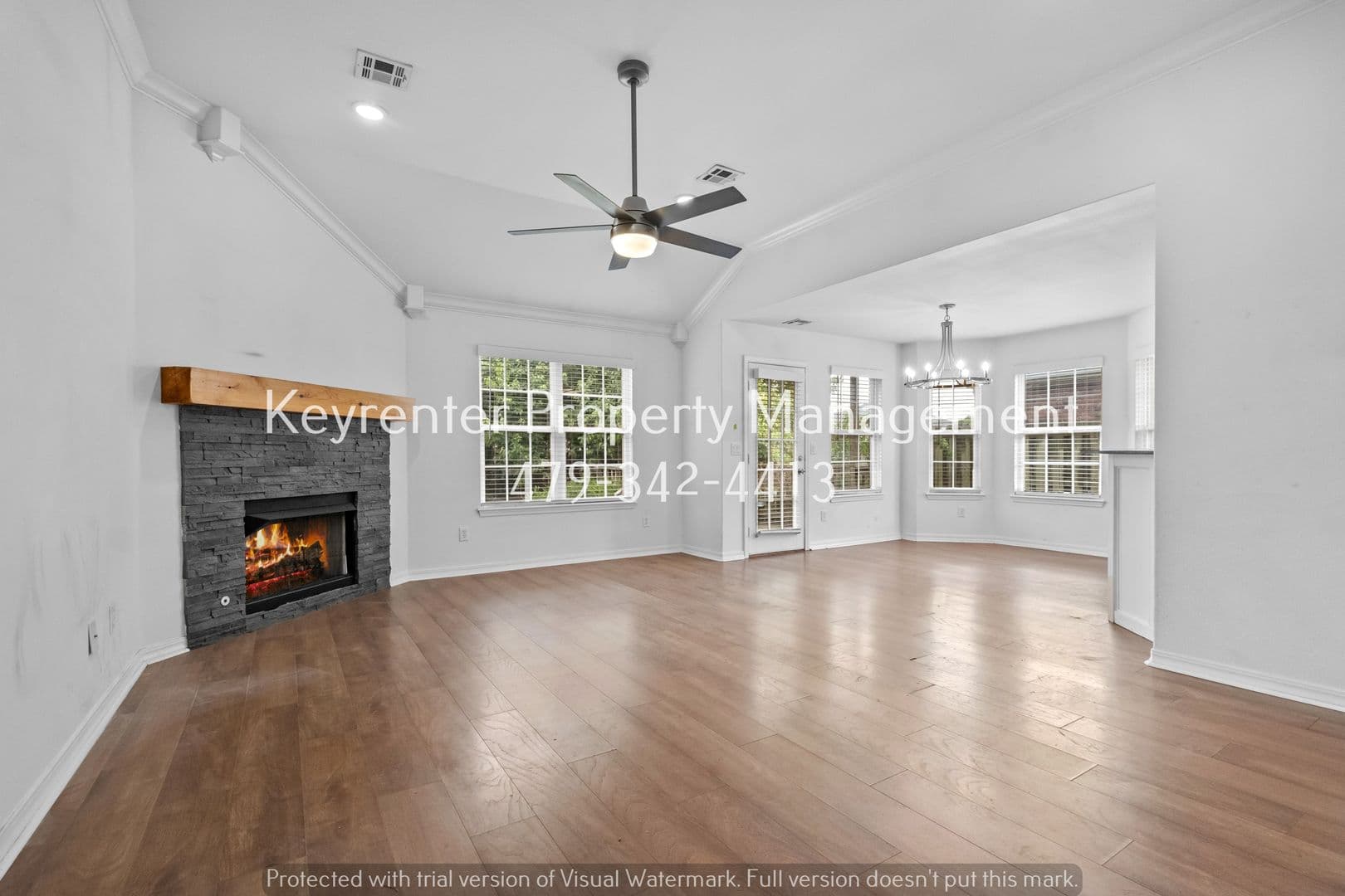 Bentonville House: 3703 Surrey Ave