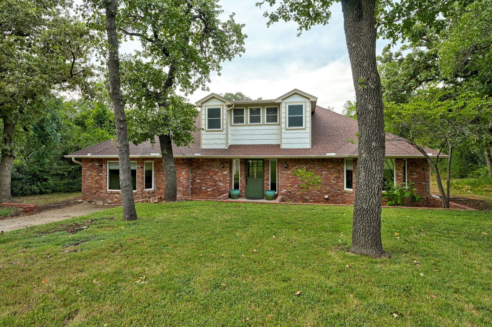 Edmond House: 2429 Cedar Oak Dr