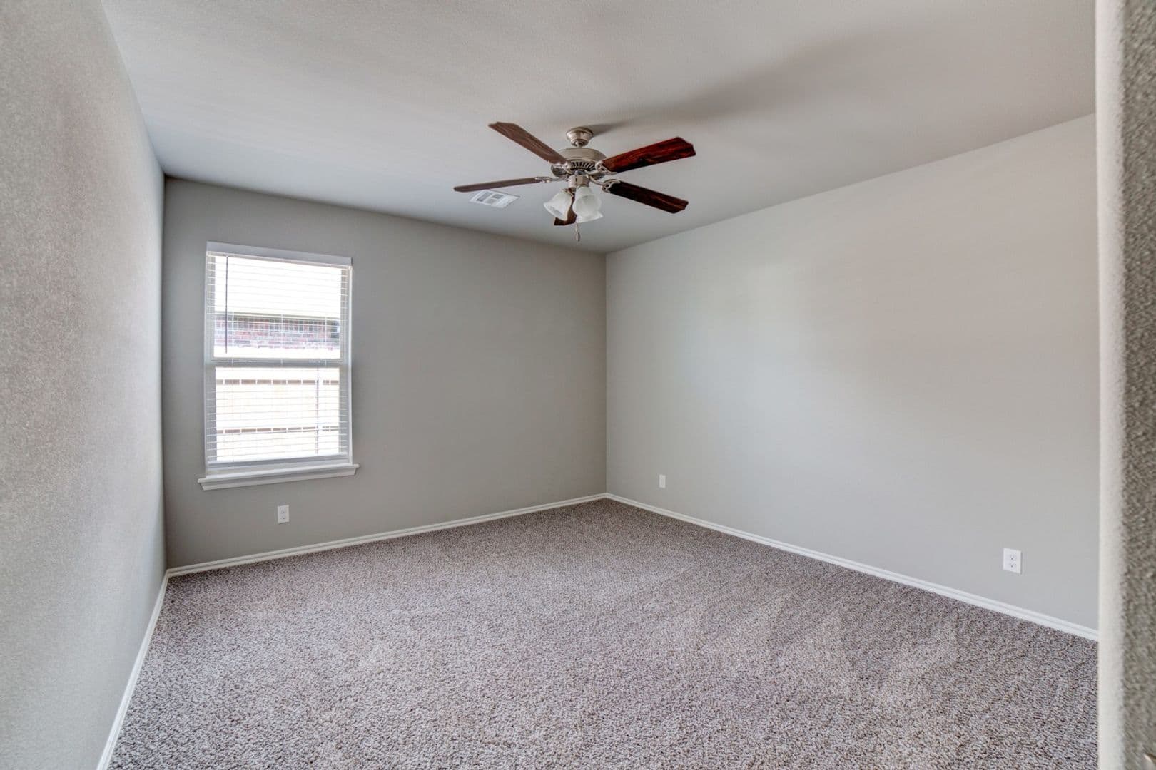 Jenks House: 424 E 129th Pl S