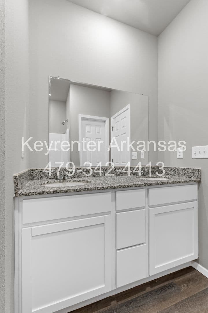 Fayetteville House: 920 S Morningside Dr