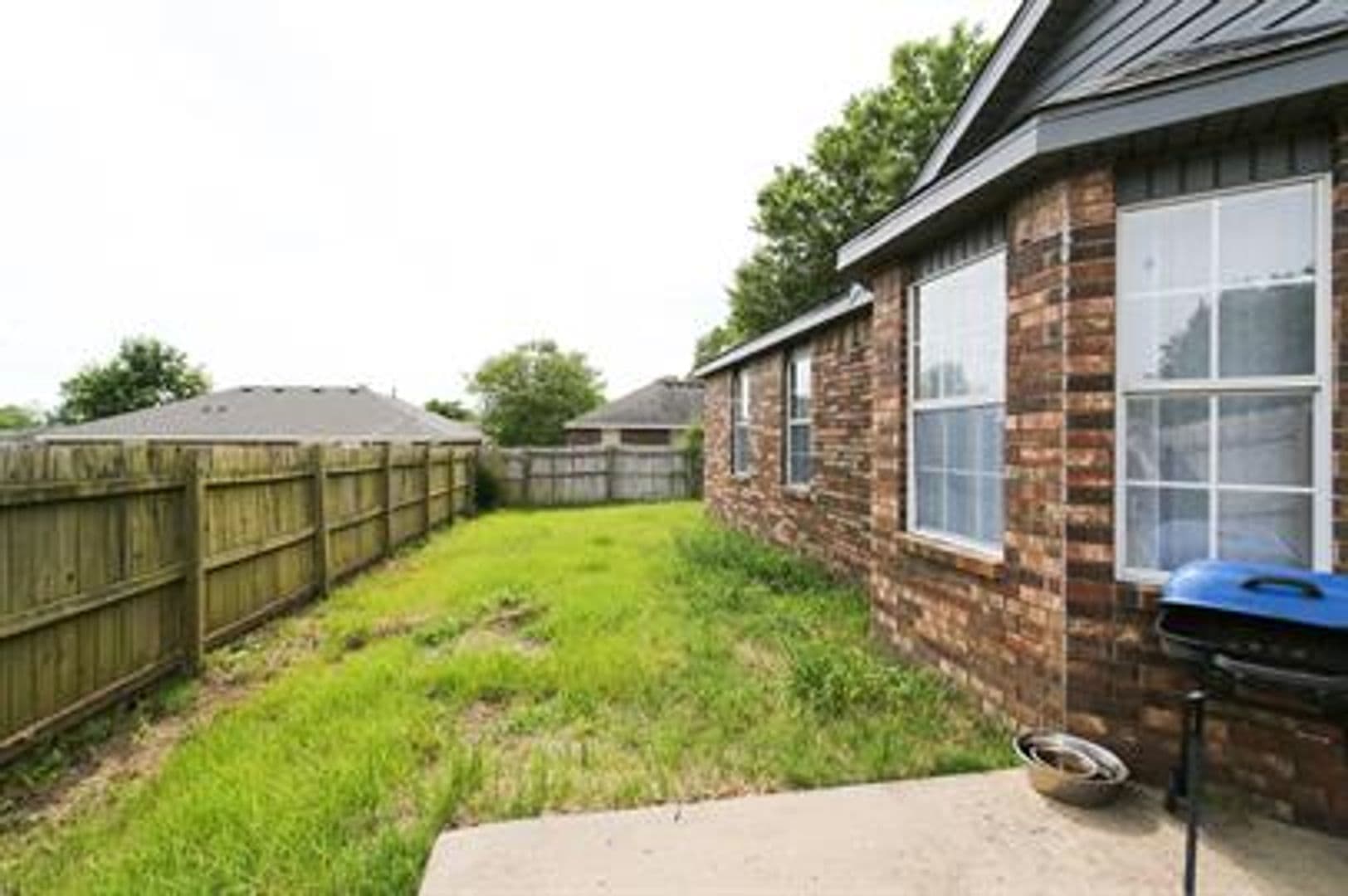 Fayetteville House: 1243 Oleander Lane