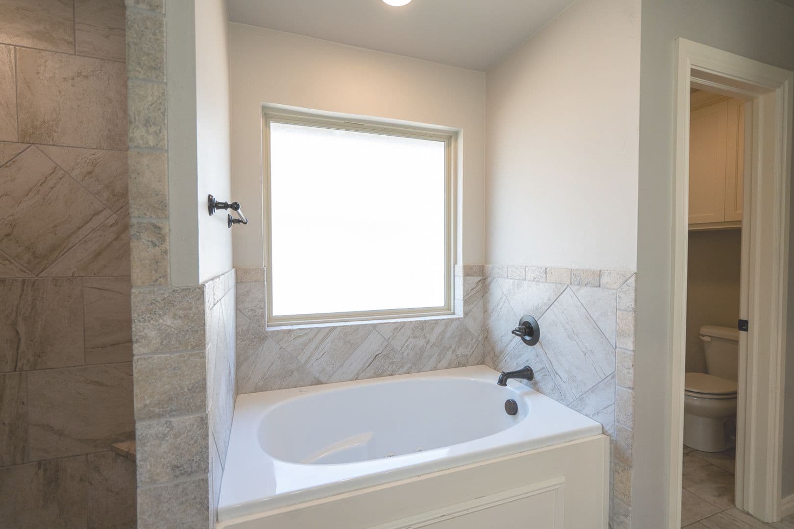 Moore House: 1021 NE 34th Terr