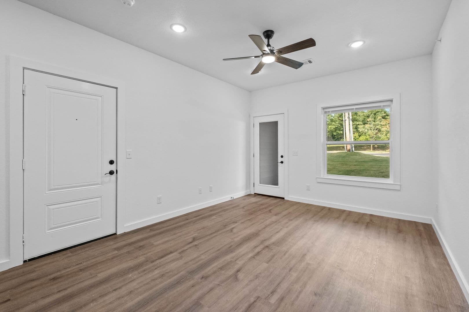 Fayetteville Apartment: 1096 S Bacardi Ave