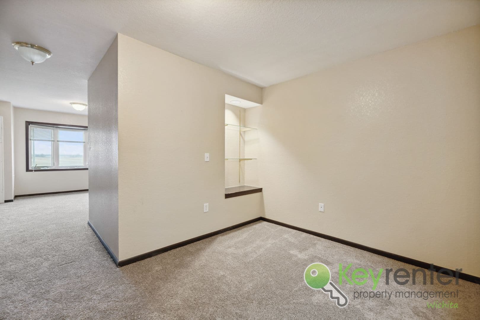 Lyons Apartment: 1411 S Douglas Ave