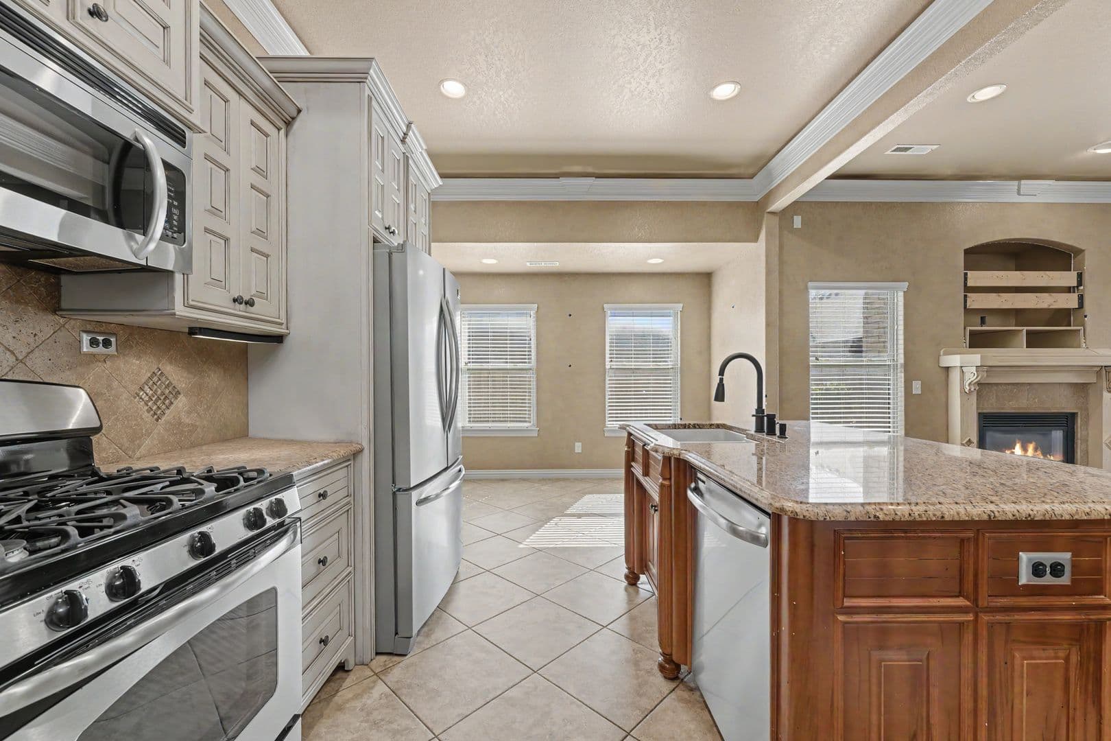 Bentonville House: 4005 SW Grace Farms Rd