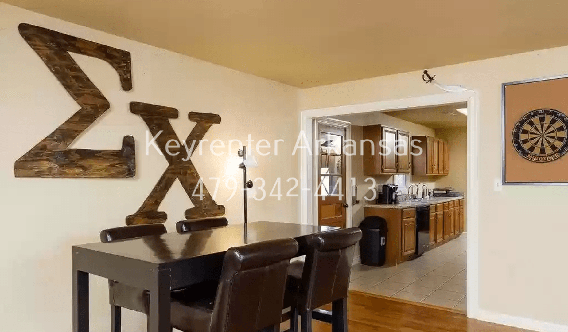 Fayetteville House: 1144 N Vista Pl