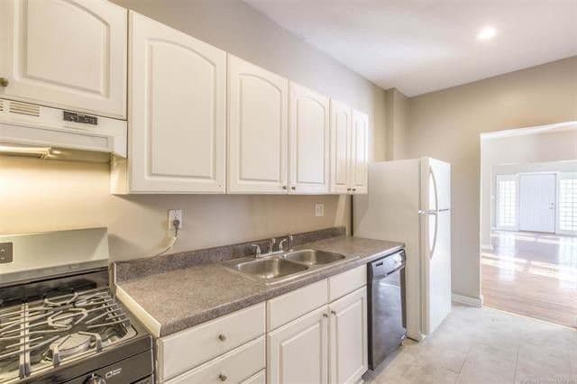 Tulsa Apartment: 1326 S Carthage Ave