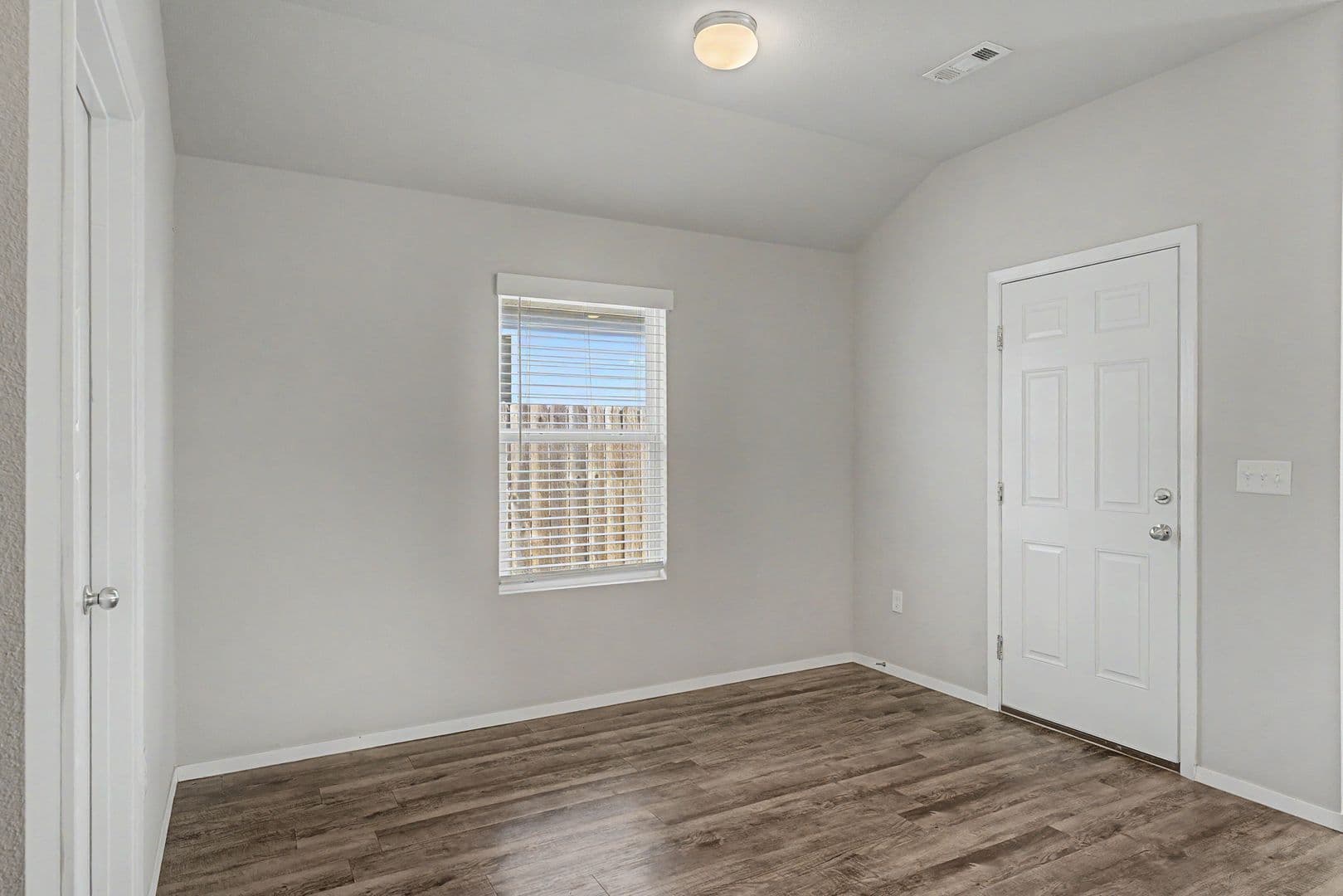 Fayetteville House: 1236 S Nighthawk