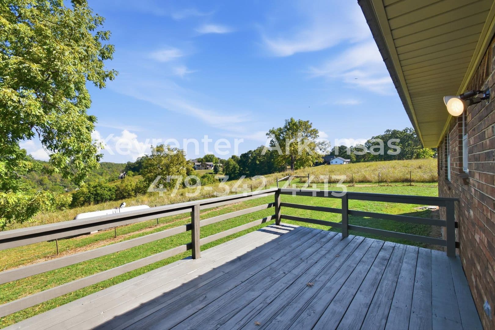 Bentonville House: 13917 Rolling Hills Rd