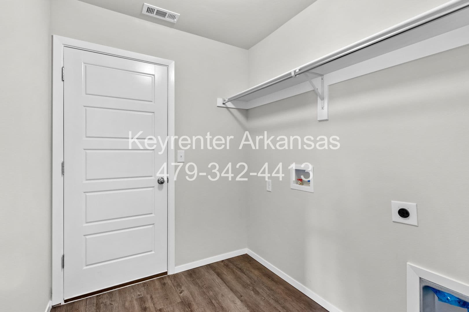 Fayetteville House: 846 E Sparrow Way
