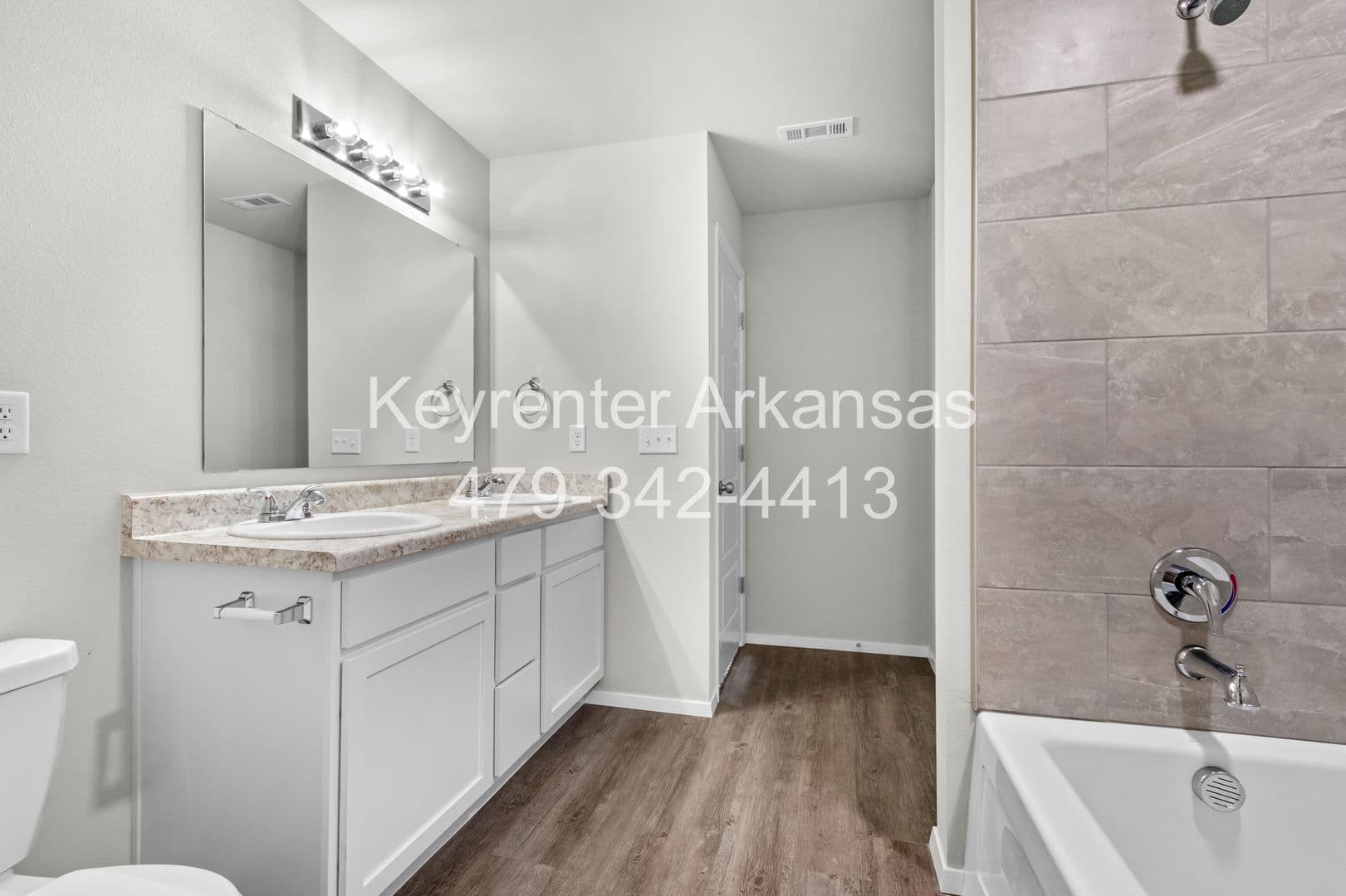 Fayetteville House: 846 E Sparrow Way