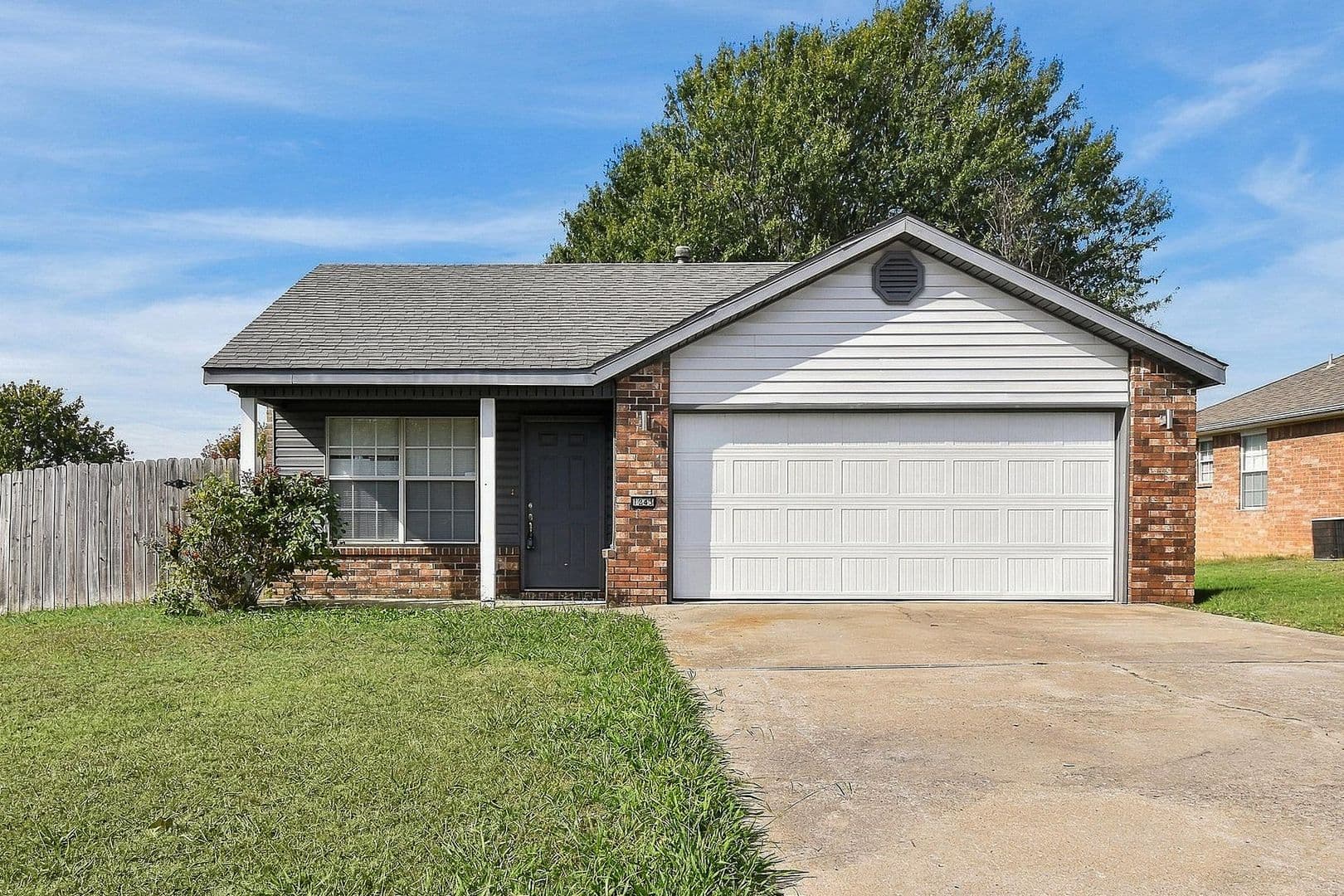 Fayetteville House: 1243 Oleander Lane