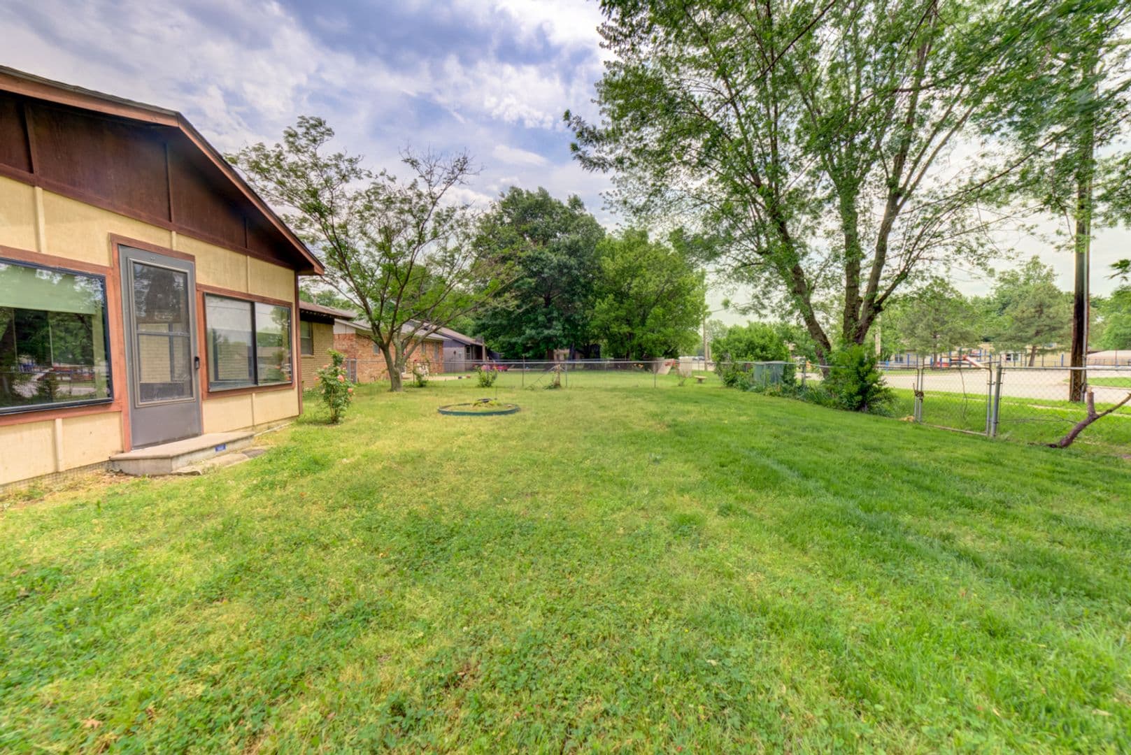 Claremore House: 1109 W 14th Pl