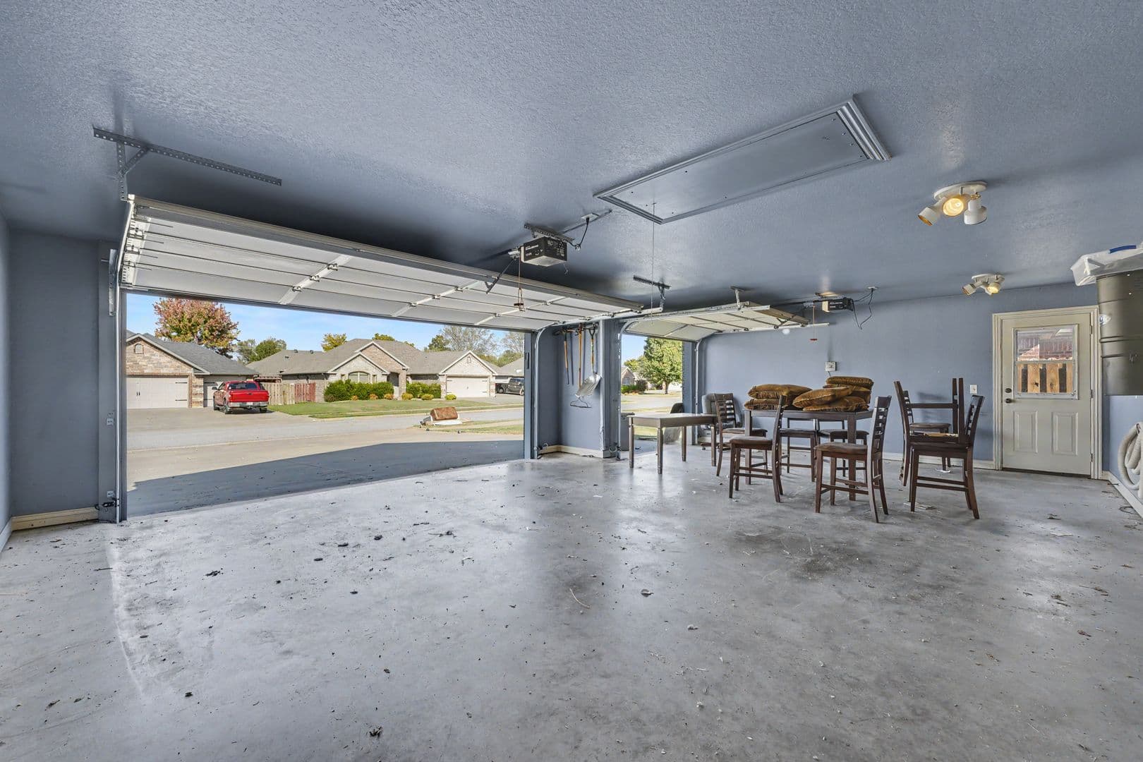 Bentonville House: 4005 SW Grace Farms Rd