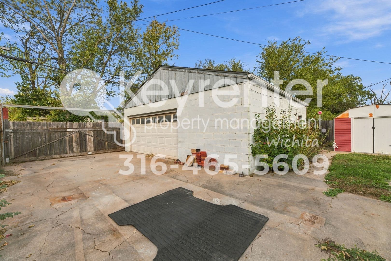 Wichita House: 1731 S Washington Ave