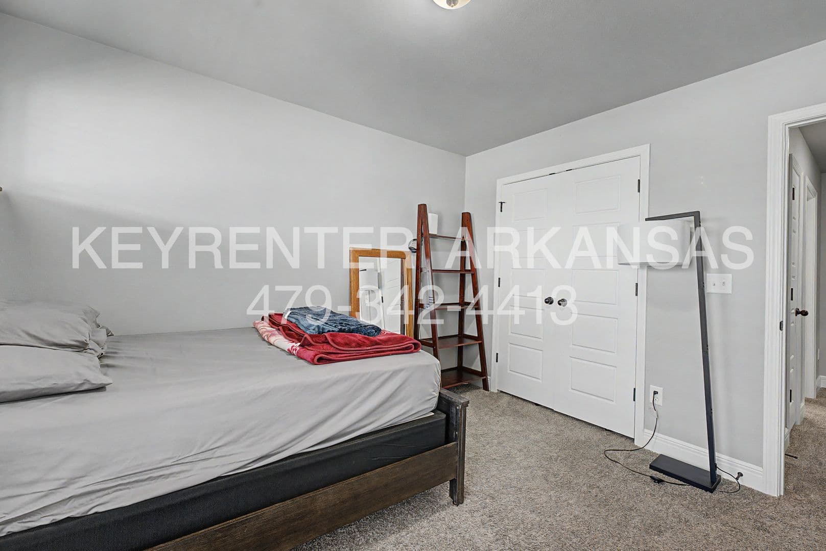 Bentonville House: 6009 NW Silas St