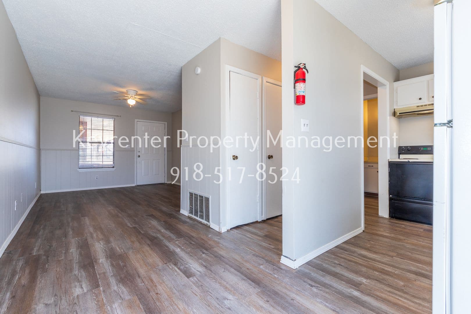 Claremore Apartment: 1421 W Lillian St