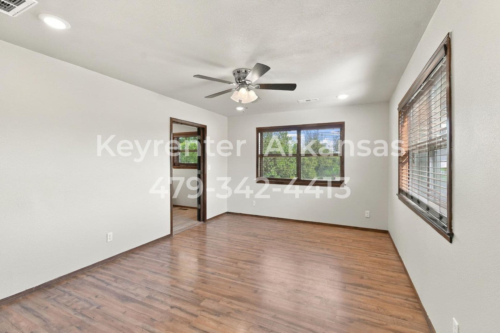 Bentonville House: 13917 Rolling Hills Rd