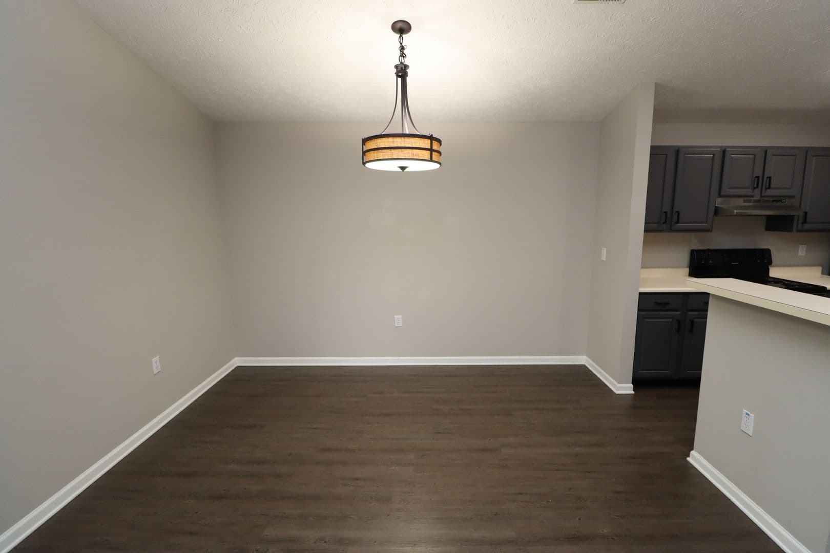 Indianapolis House: 8112 Glenwillow Ln Unit 205