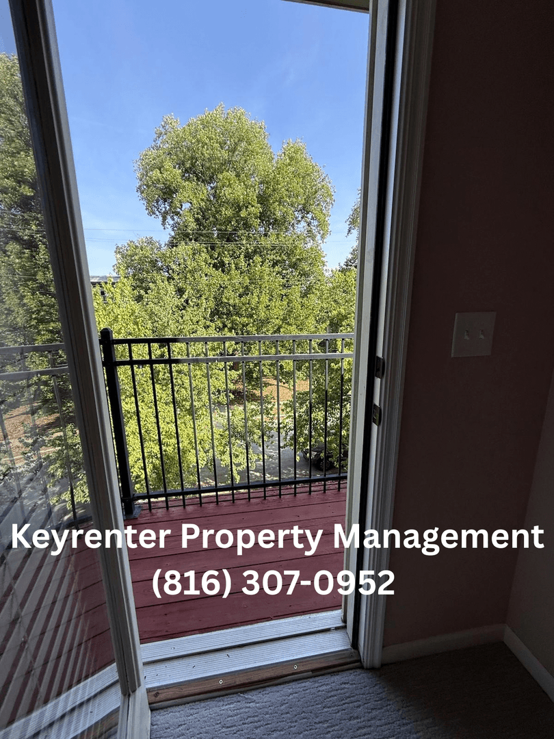 Kansas City House: 207 W 34th St
