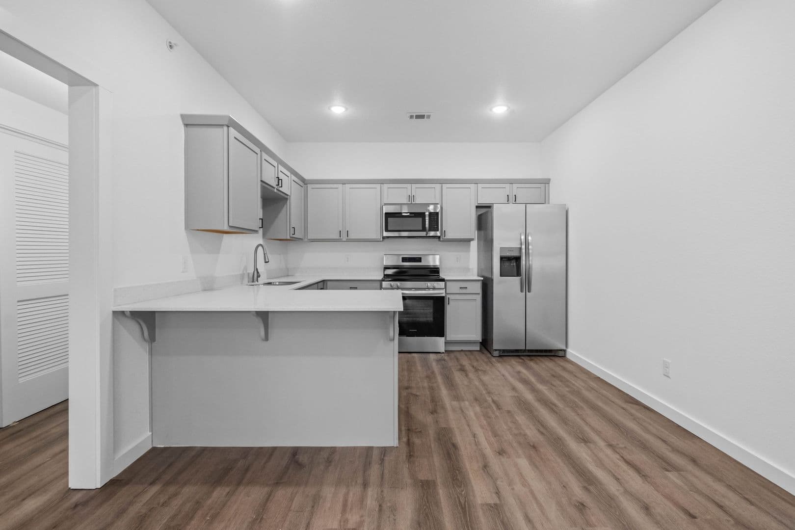 Fayetteville Apartment: 1096 S Bacardi Ave