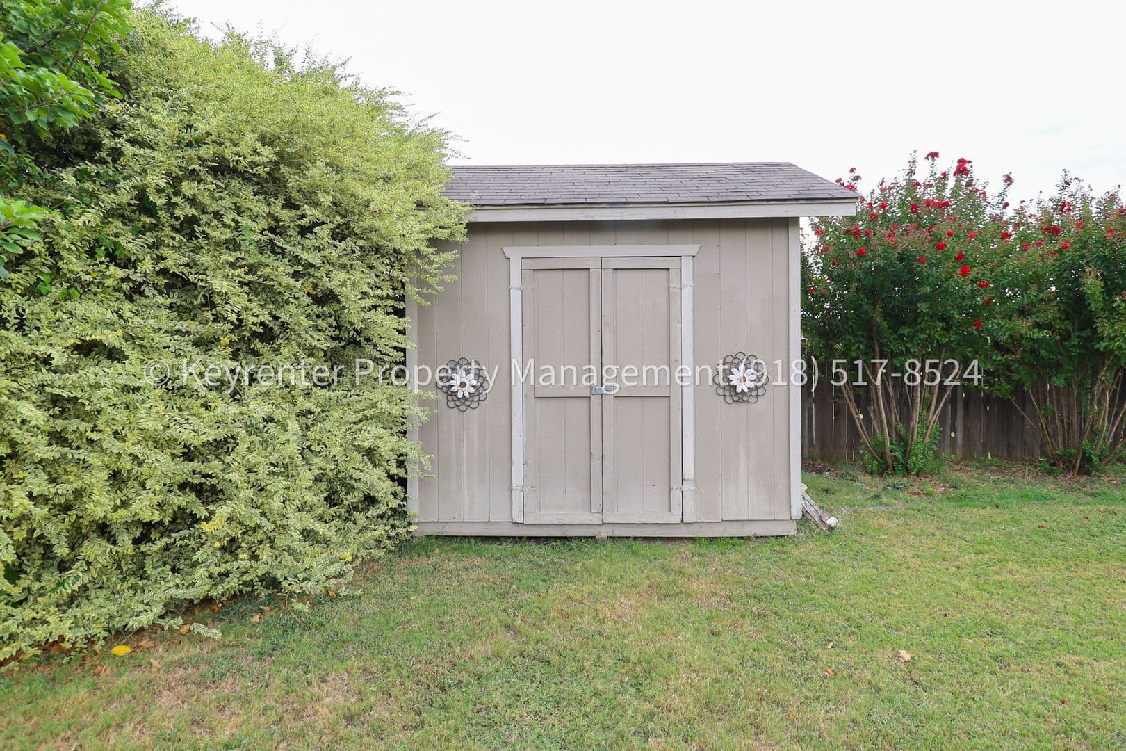 Jenks House: 815 N Douglas St
