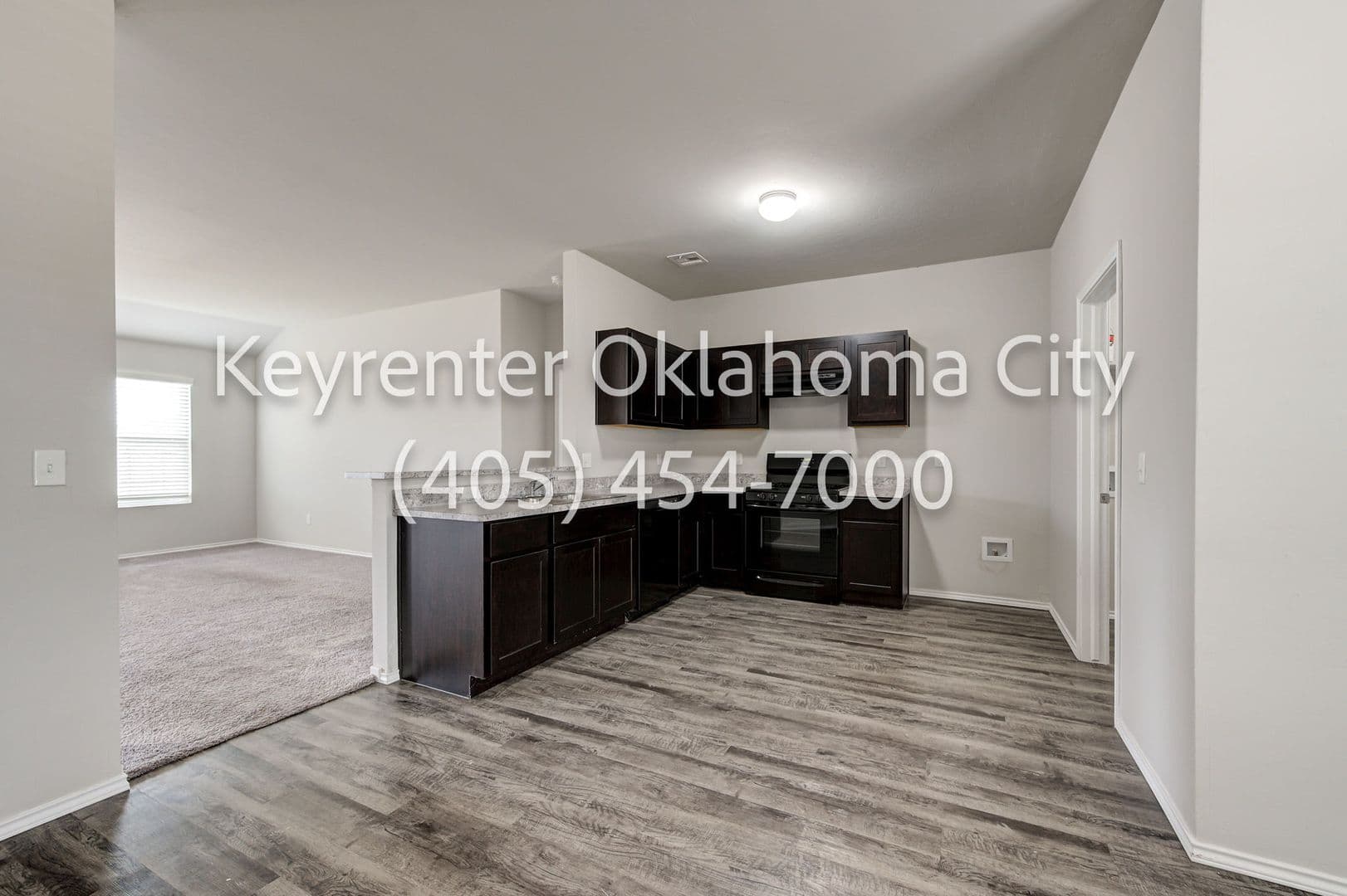 Newcastle House: 316 Karlee Ln