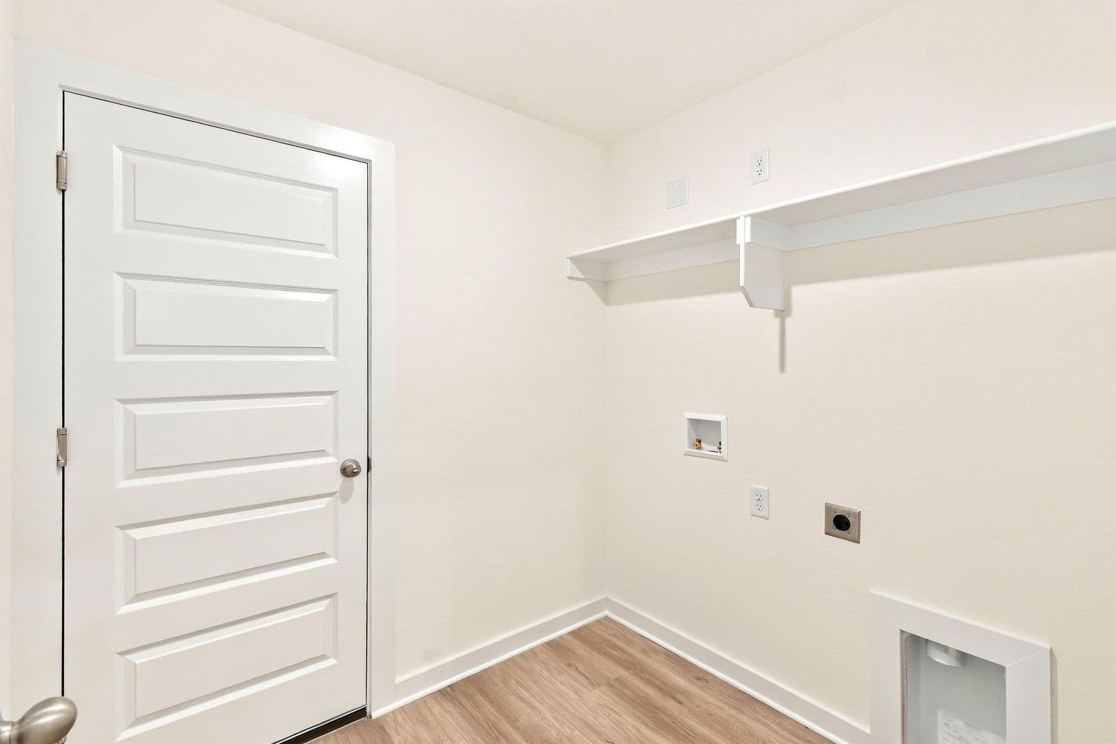 Fayetteville House: 4560 W Triangle St