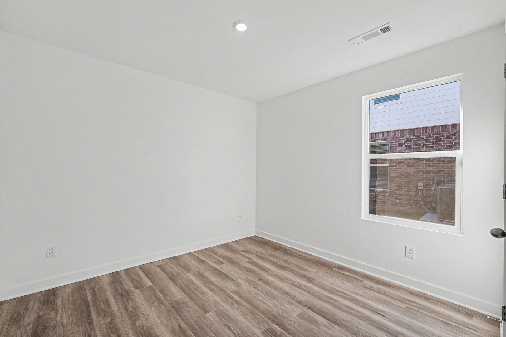 Fayetteville House: 4560 W Triangle St
