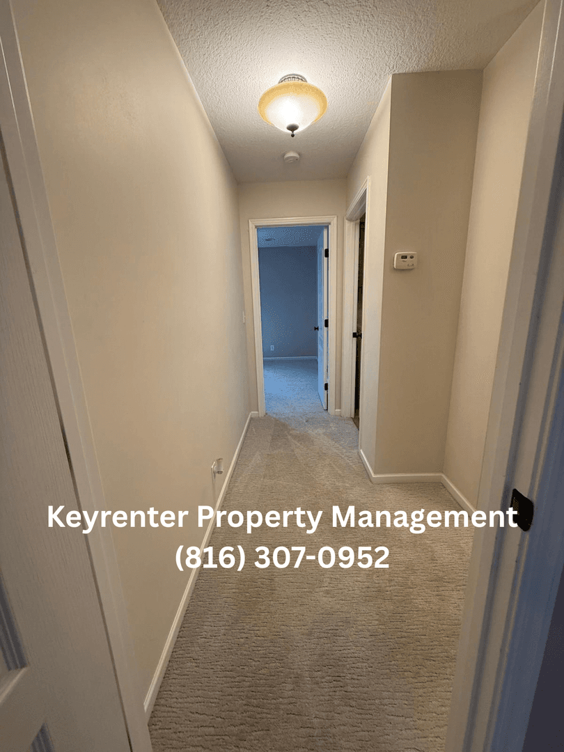 Kansas City House: 207 W 34th St