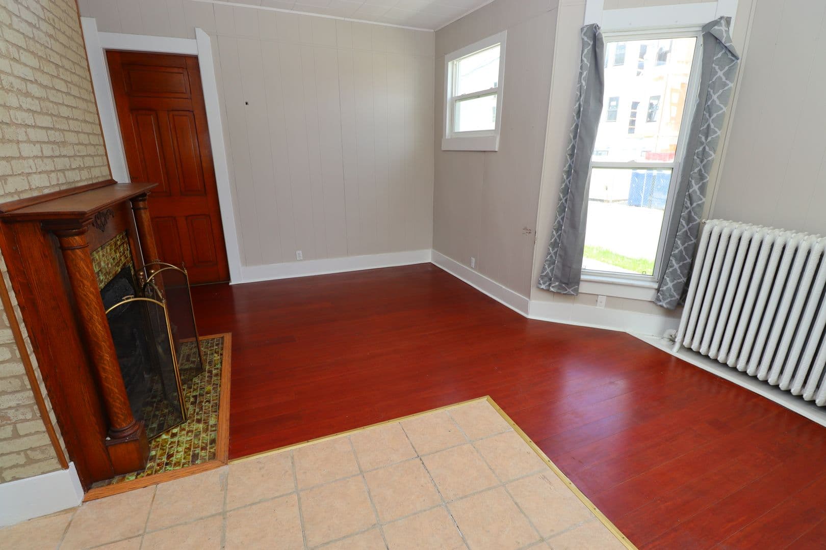 Noblesville House: 107 6th St