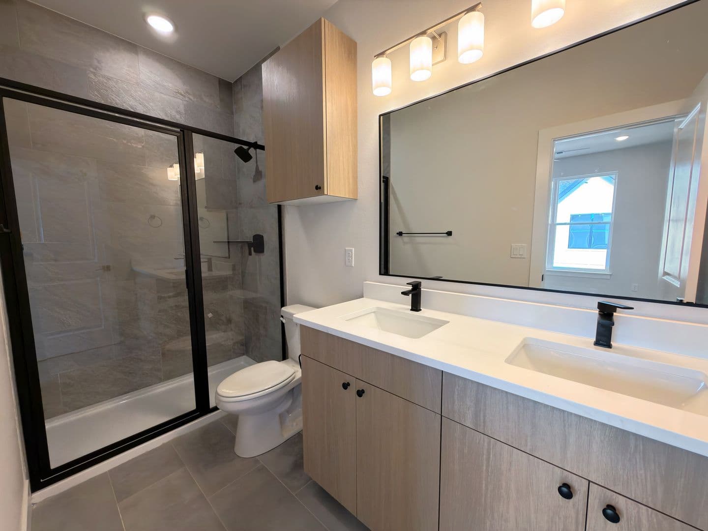 Rogers Townhome: 3607 W Persimmon St