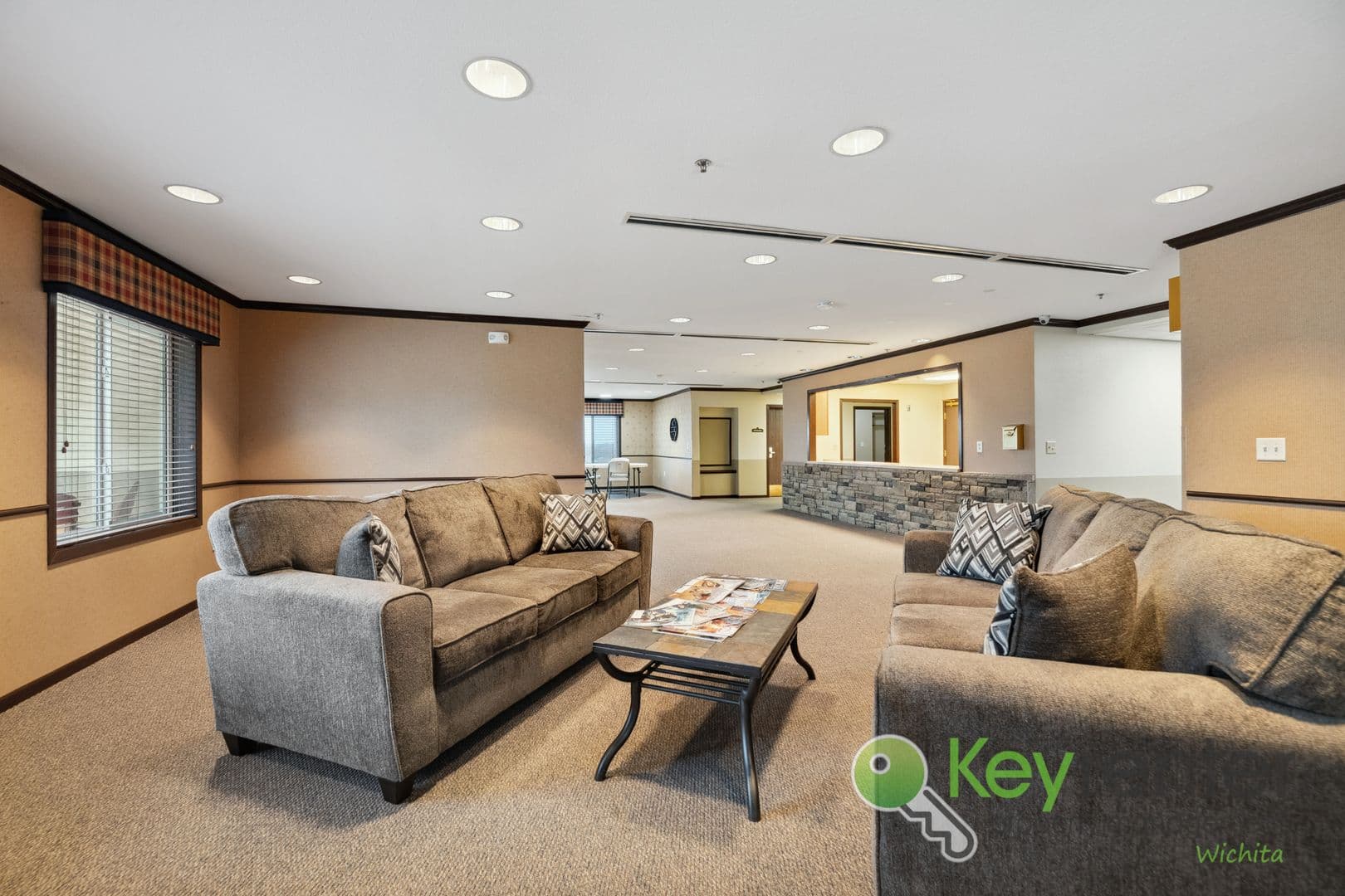 Lyons Apartment: 1411 S Douglas Ave