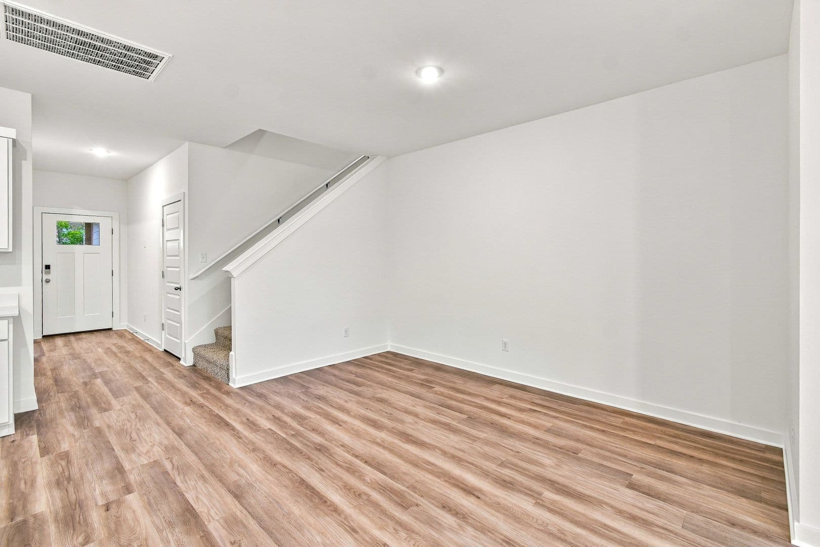 Fayetteville House: 612 S Neon Ave