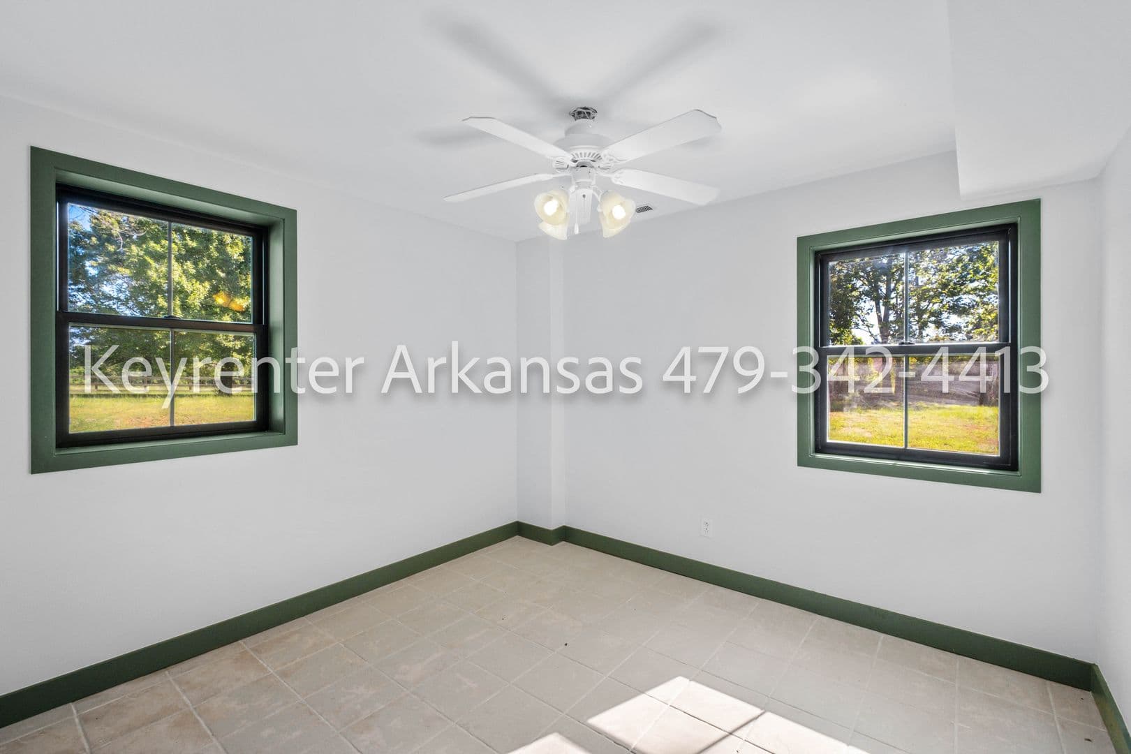 Fayetteville House: 4480 E Trough Spring Rd