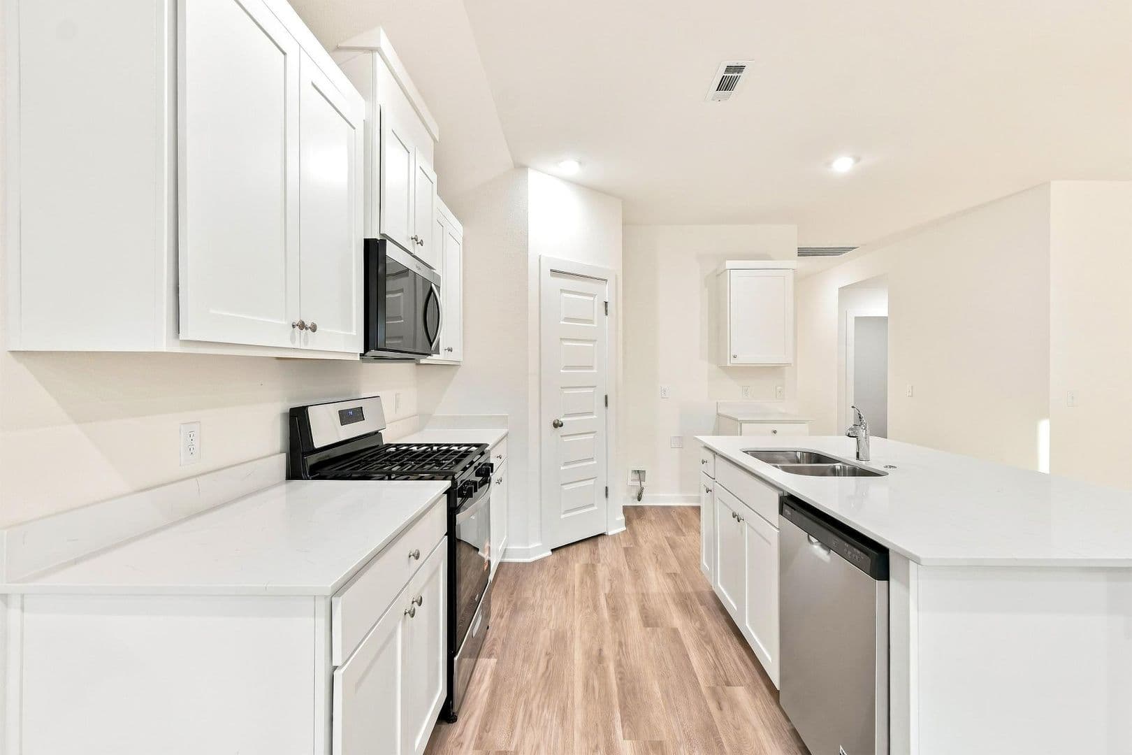 Fayetteville House: 4560 W Triangle St
