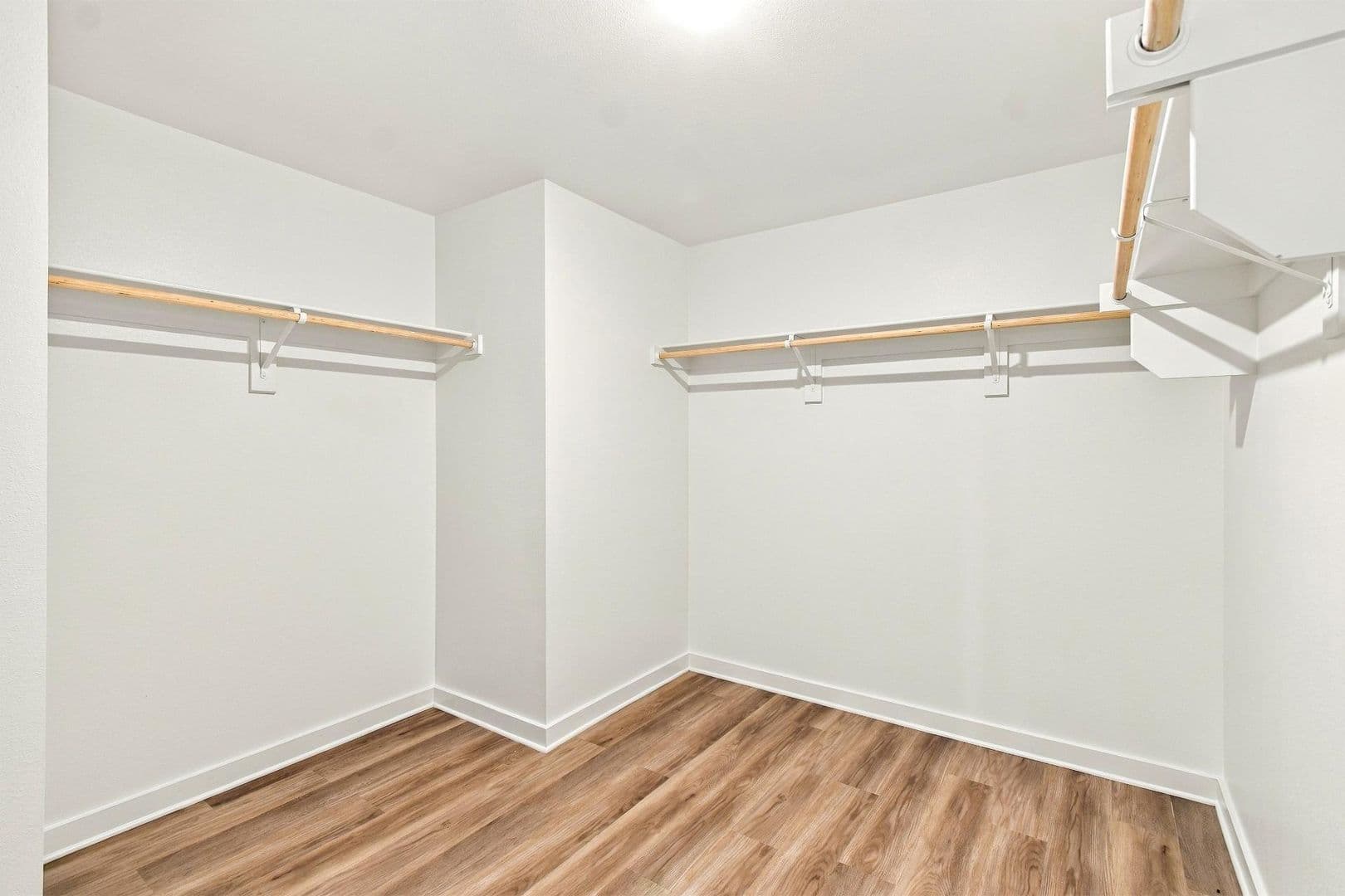 Fayetteville House: 4560 W Triangle St