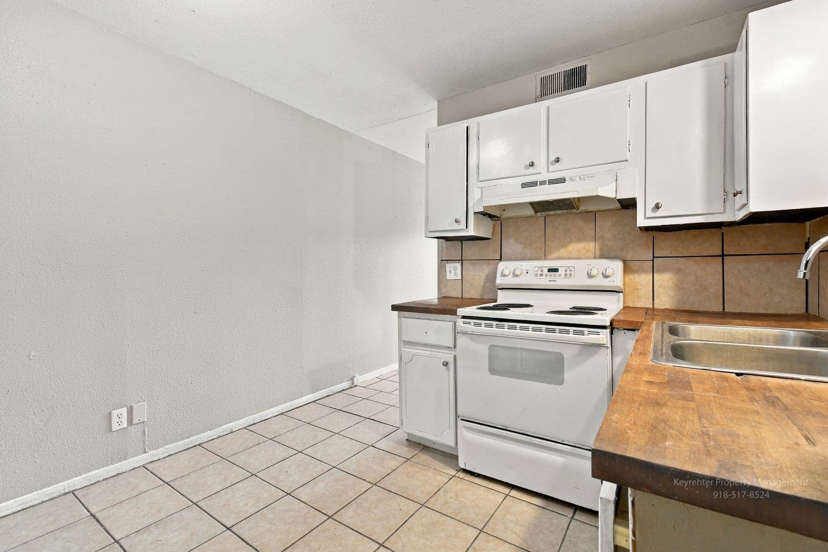 Tulsa House: 1072B N Irvington Ave