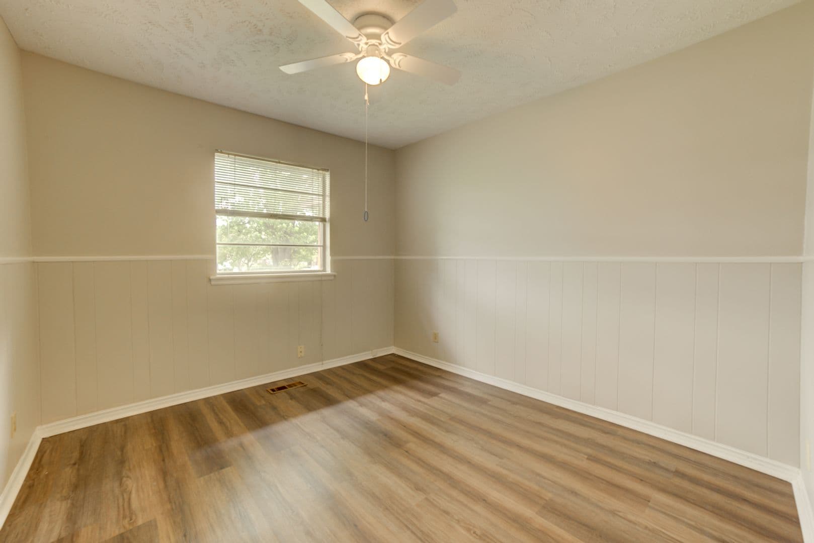 Claremore House: 1109 W 14th Pl