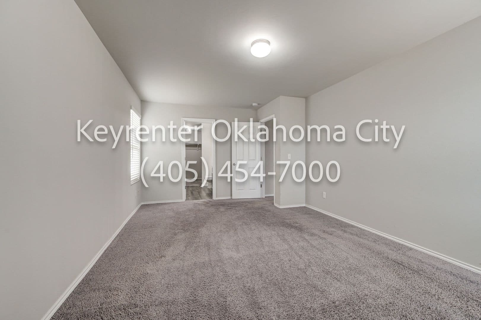 Newcastle House: 316 Karlee Ln