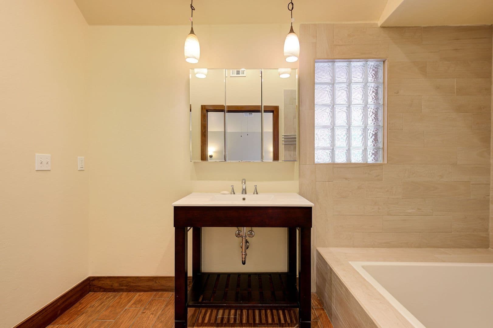 Edmond House: 2429 Cedar Oak Dr