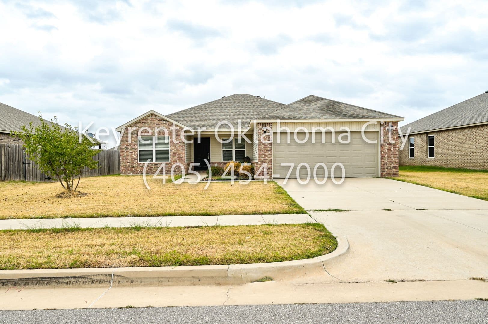 Newcastle House: 316 Karlee Ln
