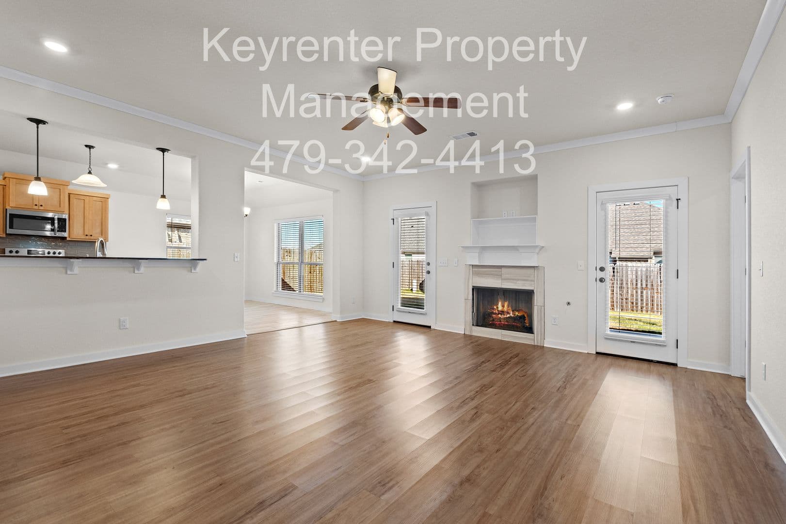 Fayetteville House: 4532 W Newton Ave