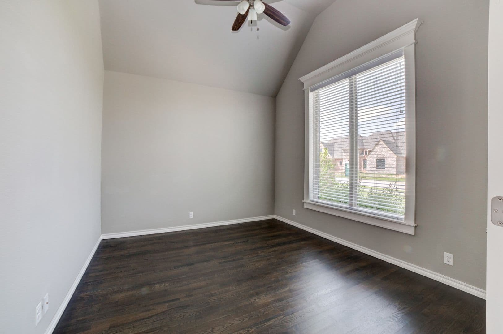 Jenks House: 424 E 129th Pl S