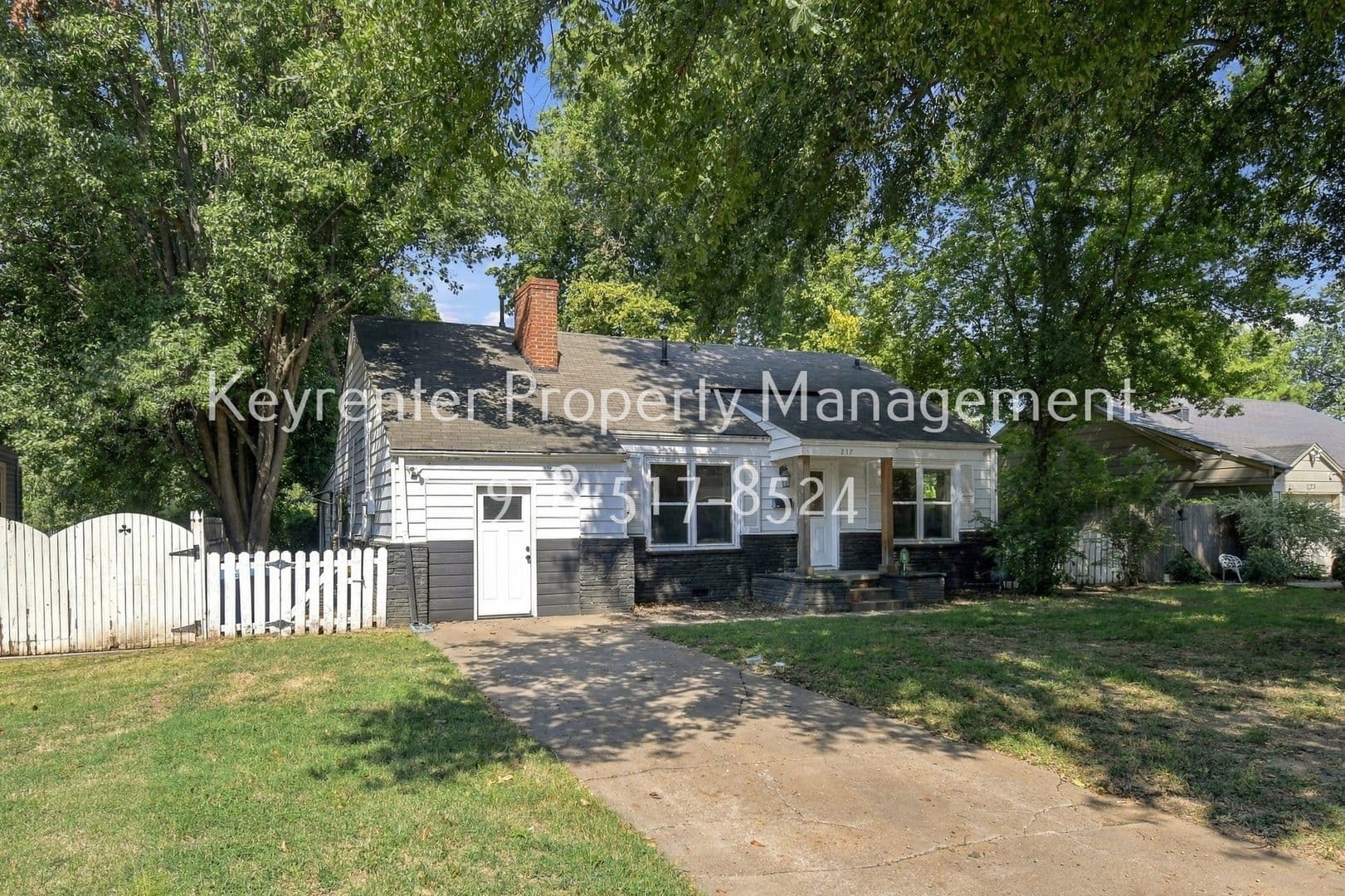 Tulsa House: 217 E 33rd Pl