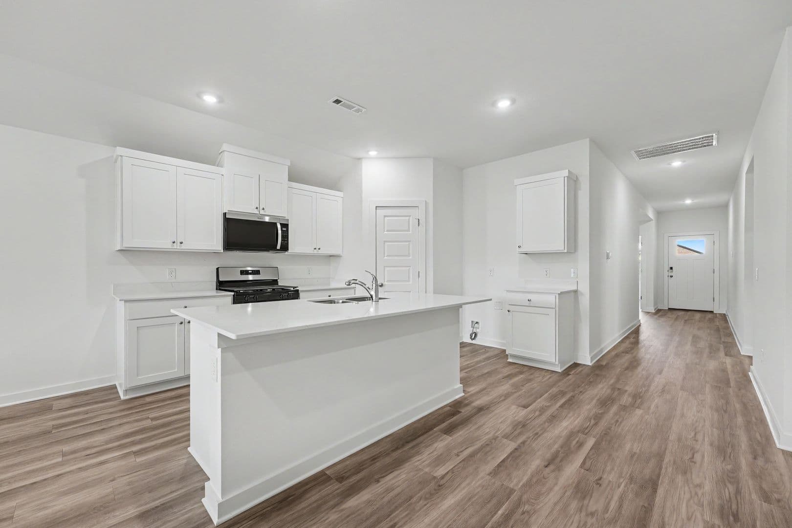 Fayetteville House: 4560 W Triangle St