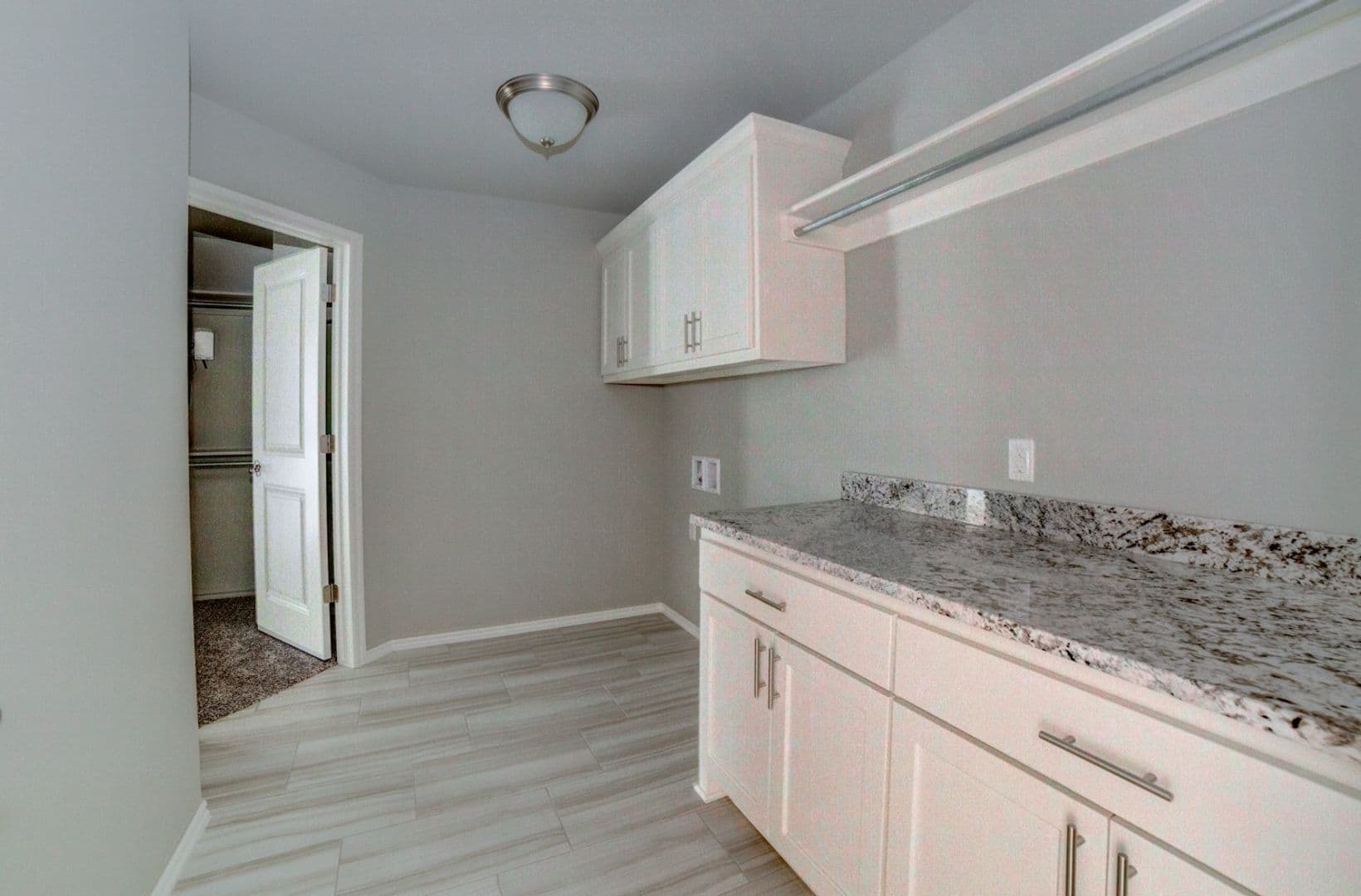 Jenks House: 424 E 129th Pl S