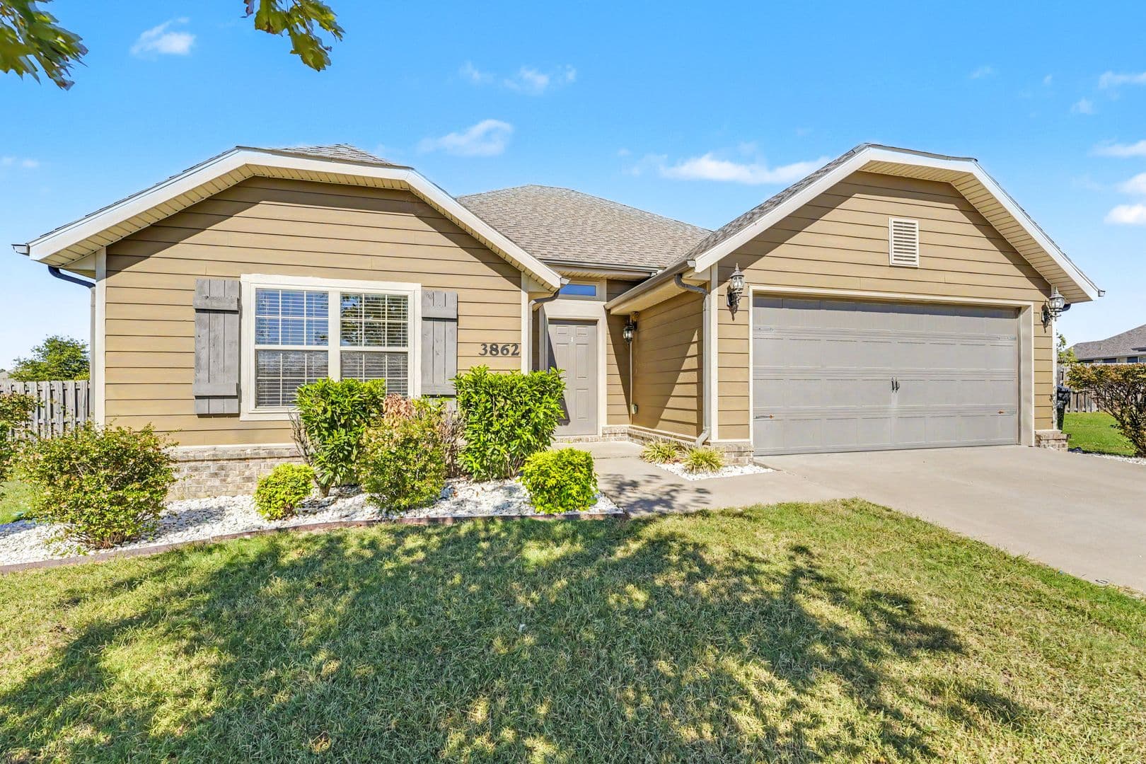 Springdale House: 3862 Kirkbridge Pl
